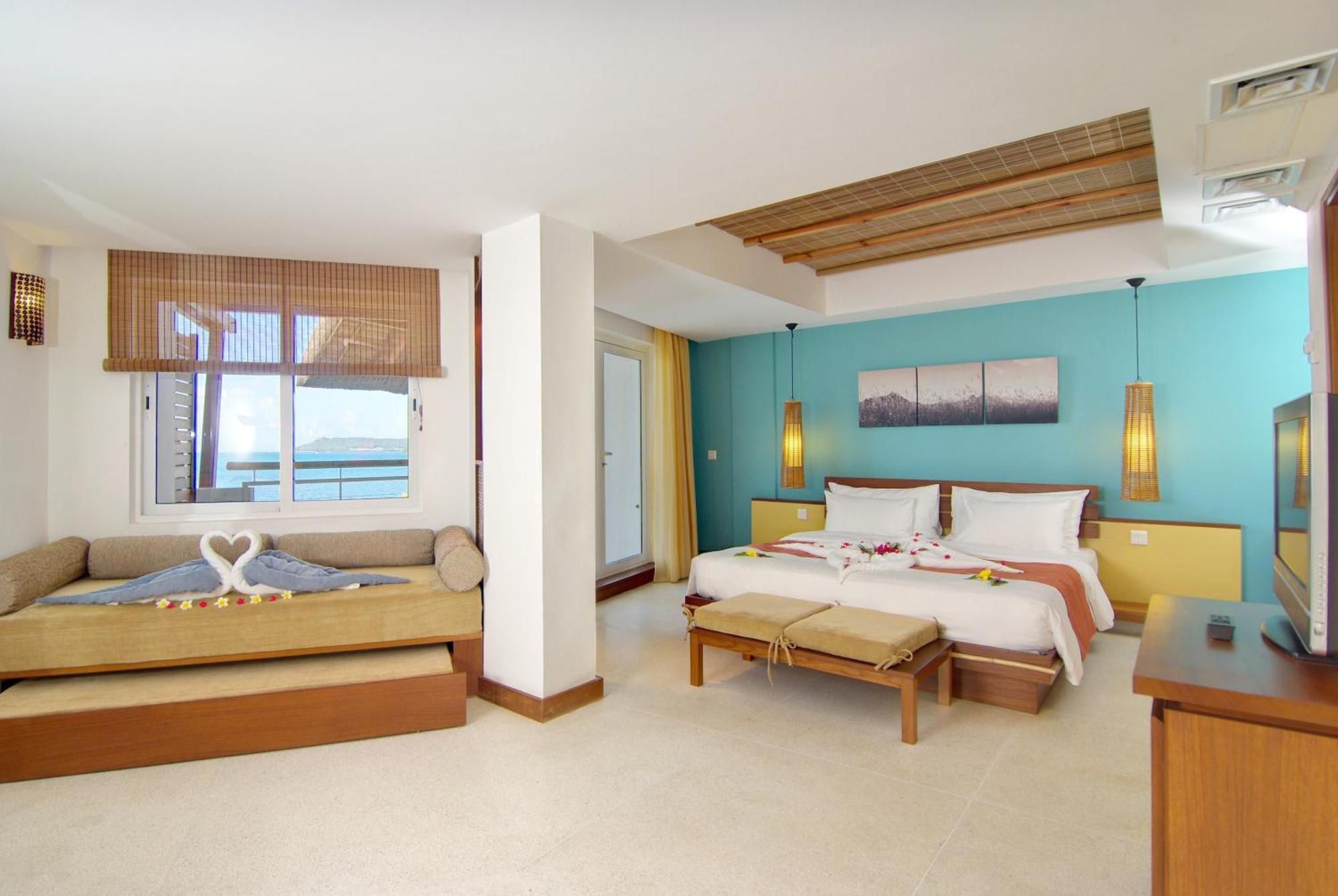 Family Room with Sea View (2 Adults + 2 Children)